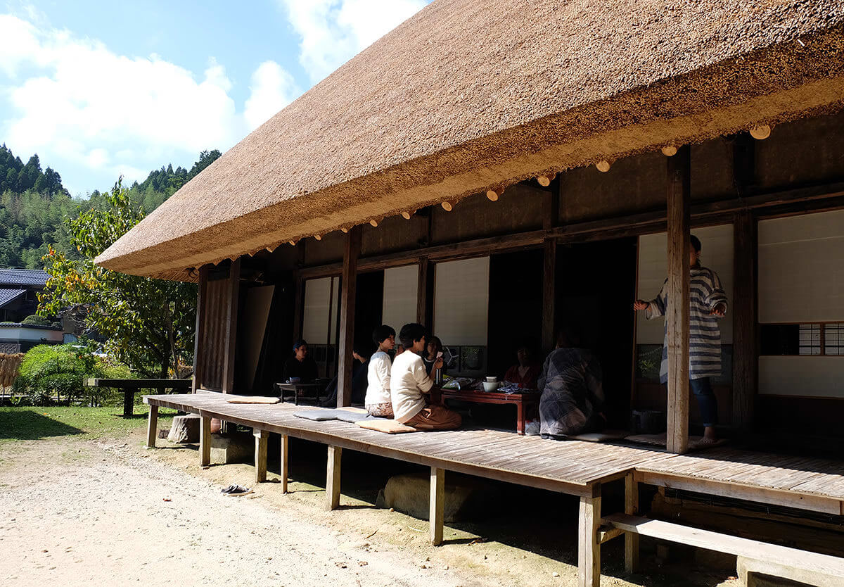 群言堂日記-08茅葺屋根の家「鄙舎」