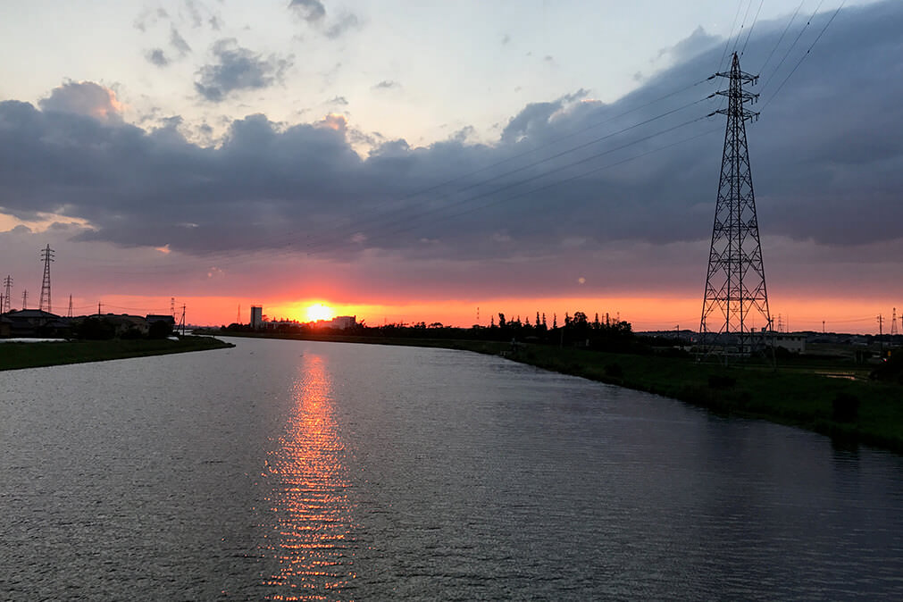 都会の夕日